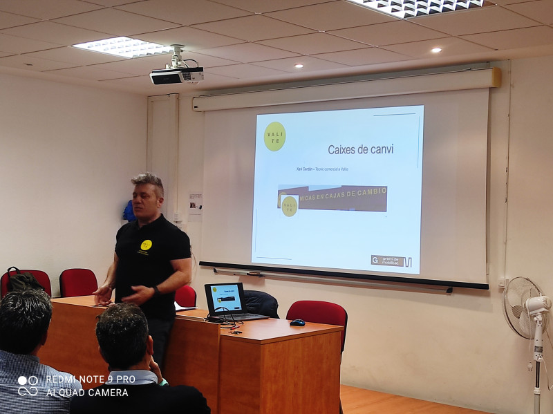 Img Sessión informativa con los alumnos del Instituto Castellarnau 8