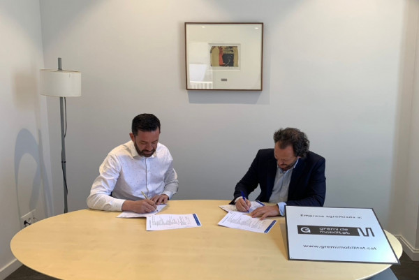 Signatura de l'acord amb ETAI Ibérica - infoprodigital